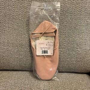 Revolution‎ Style #120 Pink Ballet Full Sole Shoes Size 9 Adult Women